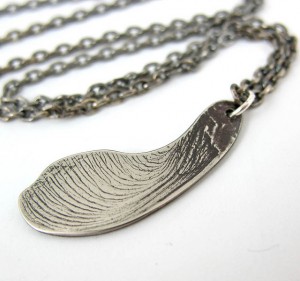 platinum_feather_necklace